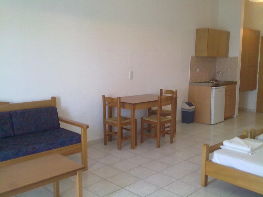 Irilena Apartments Stalida 객실 사진